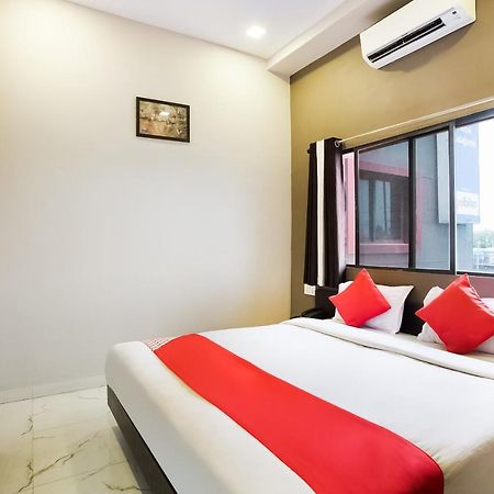 Oyo 39381 Kalajanki Hotel Ujjain Eksteriør billede