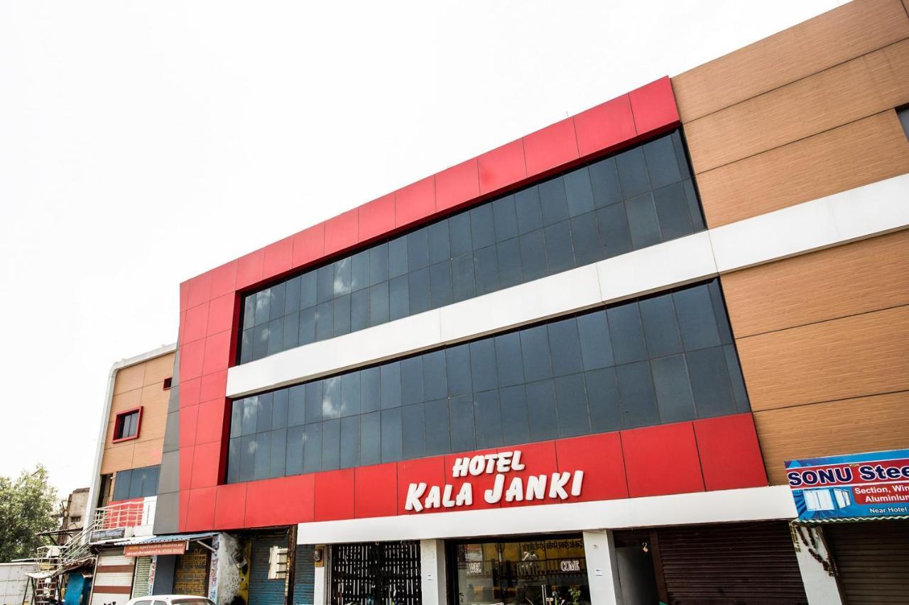 Oyo 39381 Kalajanki Hotel Ujjain Eksteriør billede