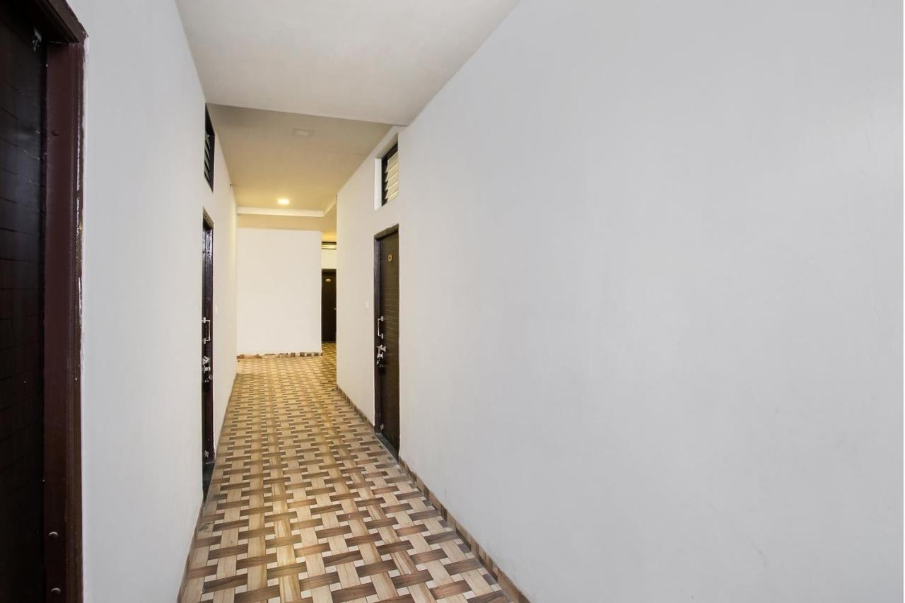 Oyo 39381 Kalajanki Hotel Ujjain Eksteriør billede