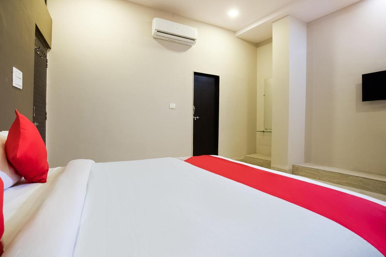 Oyo 39381 Kalajanki Hotel Ujjain Eksteriør billede