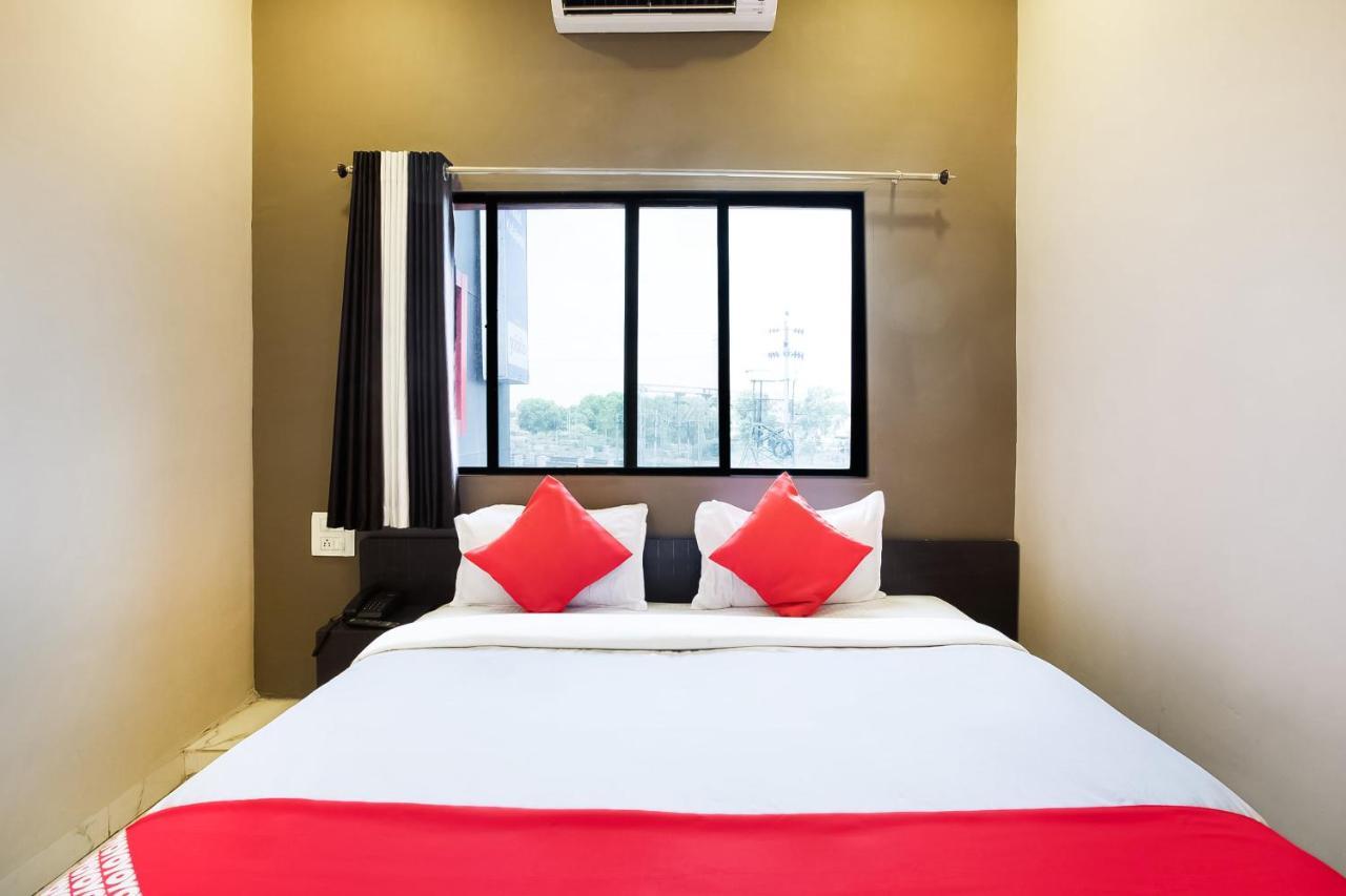 Oyo 39381 Kalajanki Hotel Ujjain Eksteriør billede
